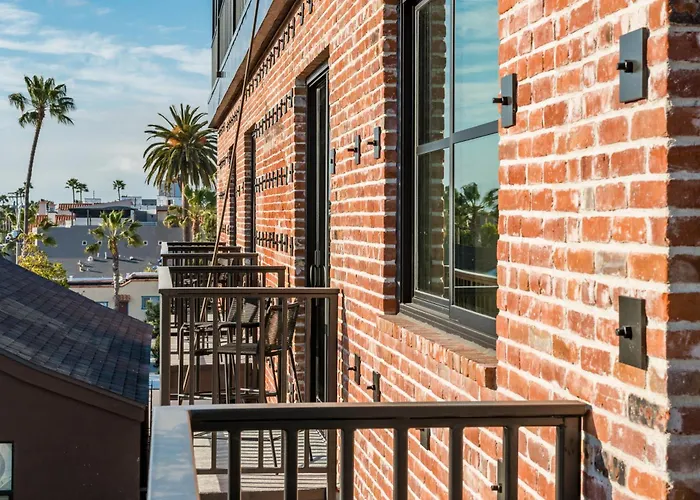 The Brick Boutique Hotel Oceanside