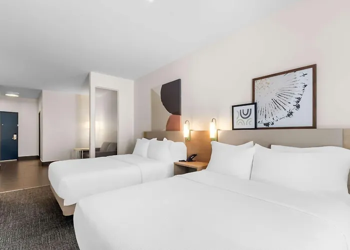 Spark By Hilton Pearland
