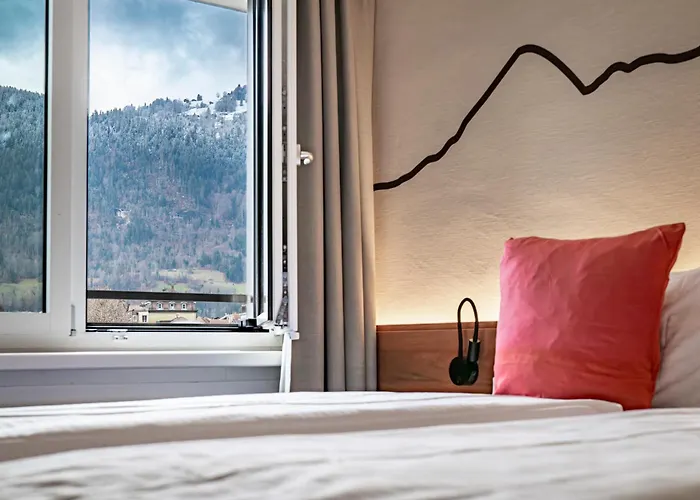 Hotel Merkur - West Station Interlaken