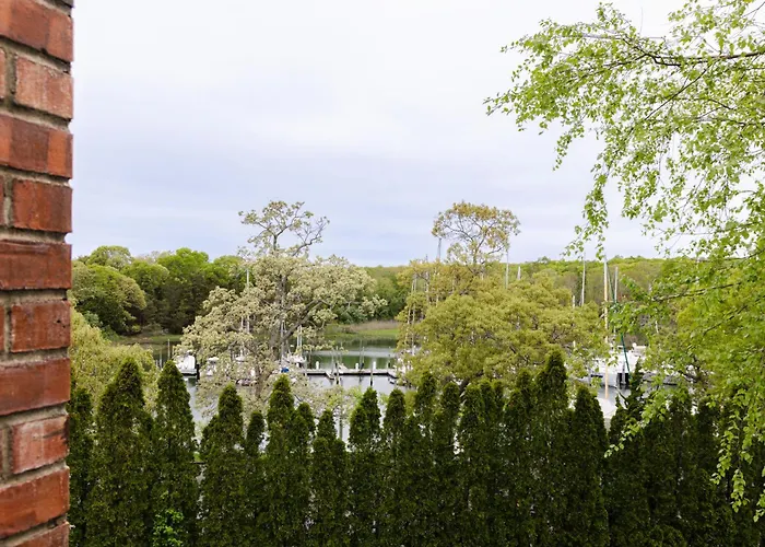 Ehp Resort & Marina East Hampton