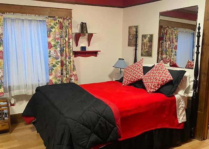 Center Street Cottage