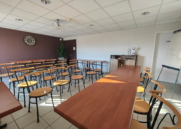 Cit'Hotel Restaurant Du Bowling De Millau