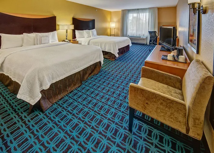 Fairfield Inn And Suites By Marriott Naples Golden Gate