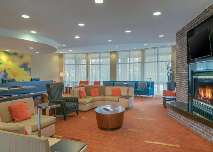 Courtyard By Marriott Salisbury