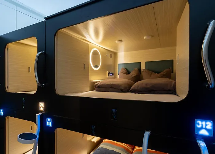 Mue Cubes - Capsule Hotel Bazel