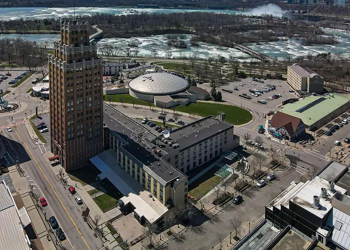 Quality Hotel & Suites At The Falls Niagara Falls