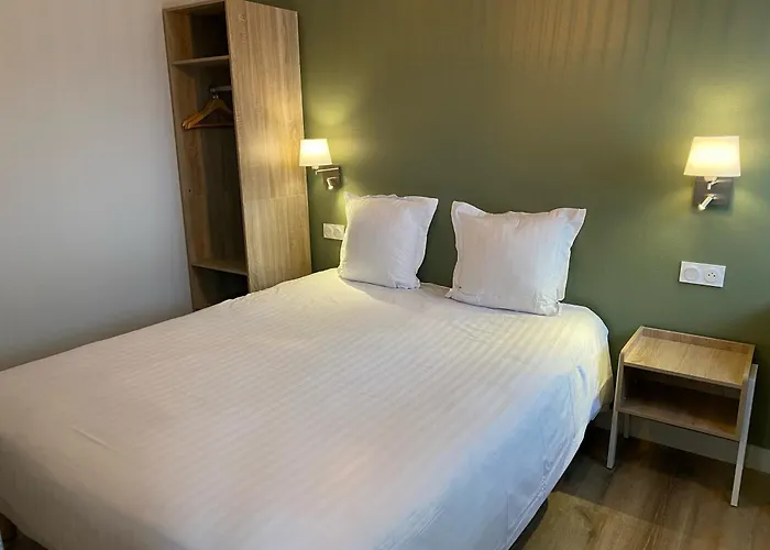 Hotel De Bretagne Fougères
