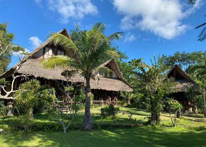 Flower Bud Bungalow Balangan