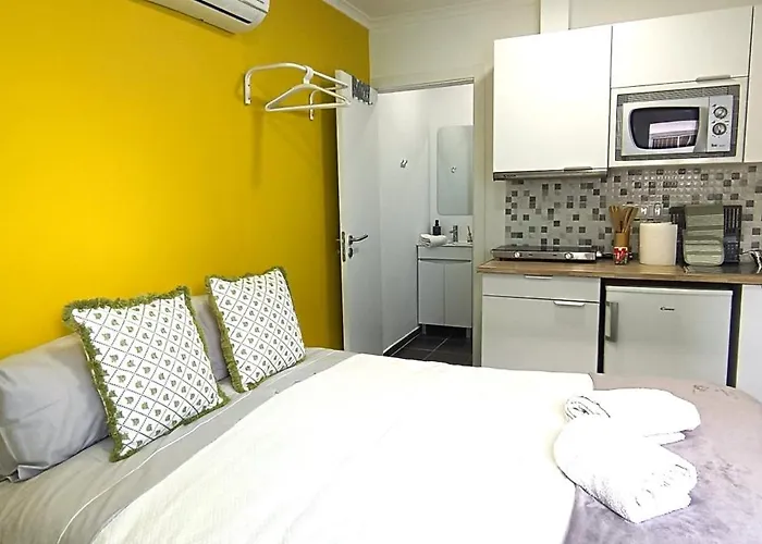 Sleep & Go Faro Airport Guest House