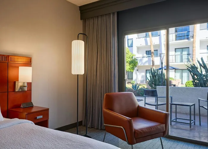 Courtyard By Marriott Phoenix North