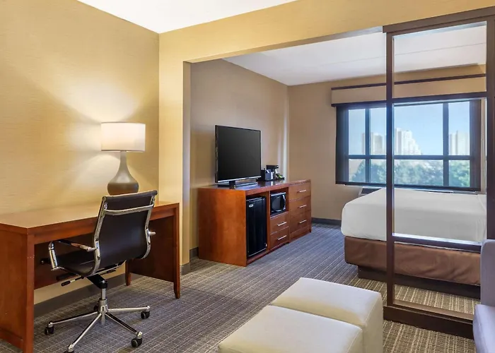 Comfort Inn & Suites Logan International Airport Revere