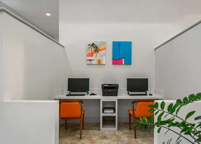 Indio Hotels