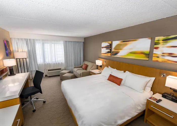 Delta Hotels By Marriott Utica