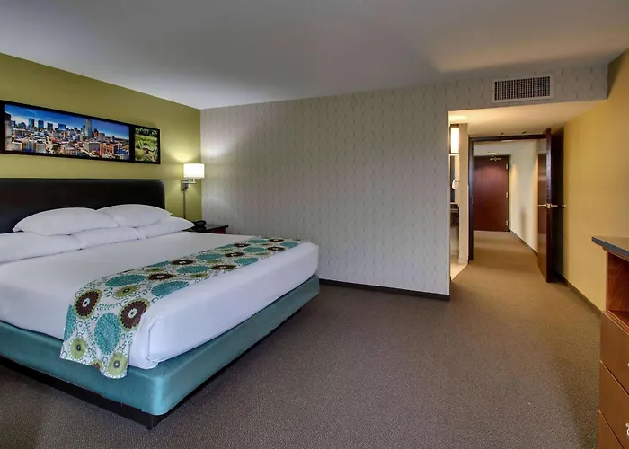 Heritage Inn & Suites The Woodlands, Trademark By Wyndham