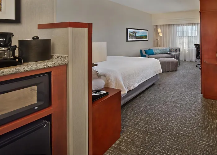 Courtyard By Marriott Stuart