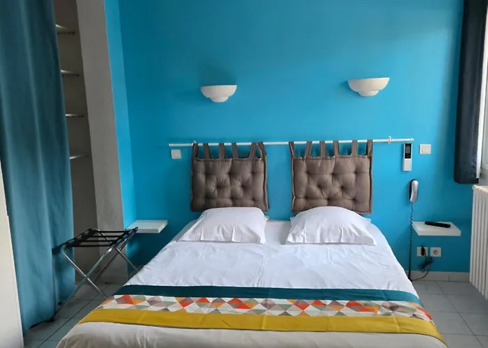 Carry Hotel