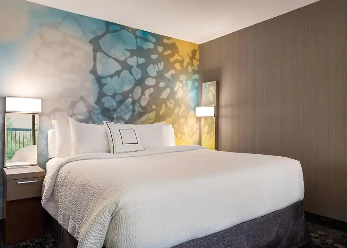 Courtyard By Marriott Dayton North Hotel