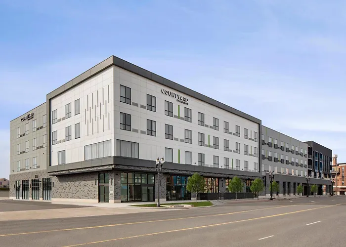 Courtyard By Marriott Lansing Downtown Hotel