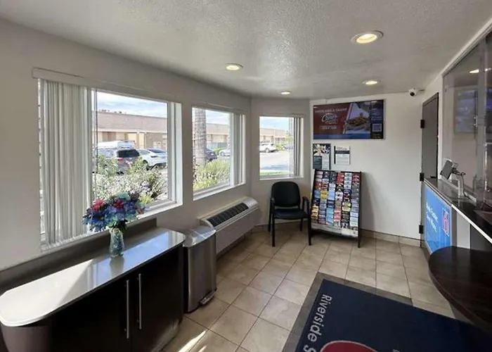 Studio 6 Suites - Riverside, Ca South