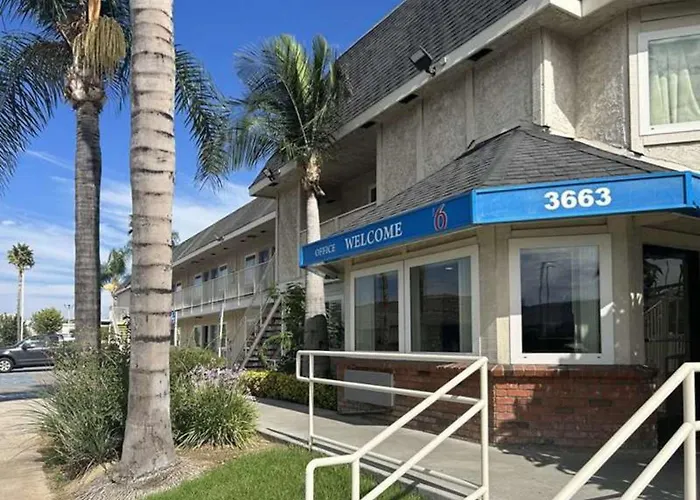 Studio 6 Suites - Riverside, Ca South