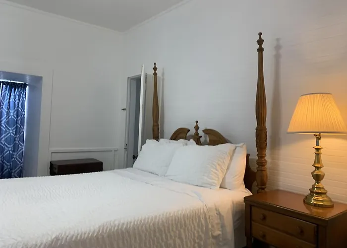 Meadows Inn