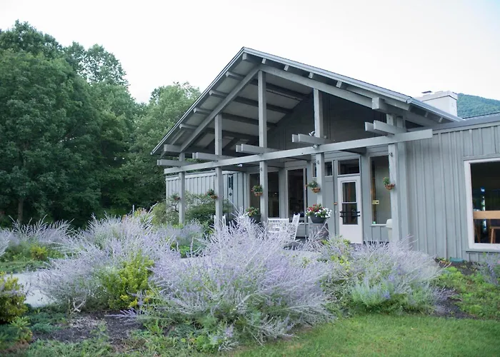Peaks Of Otter Lodge