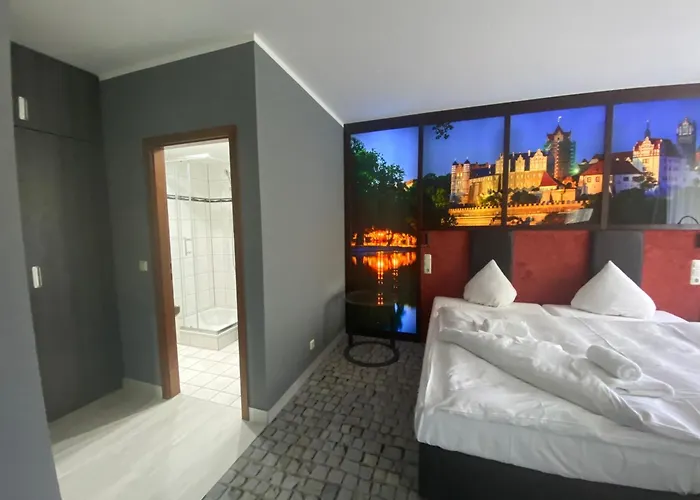 SL'otel im Parforcehaus Bernburg 
