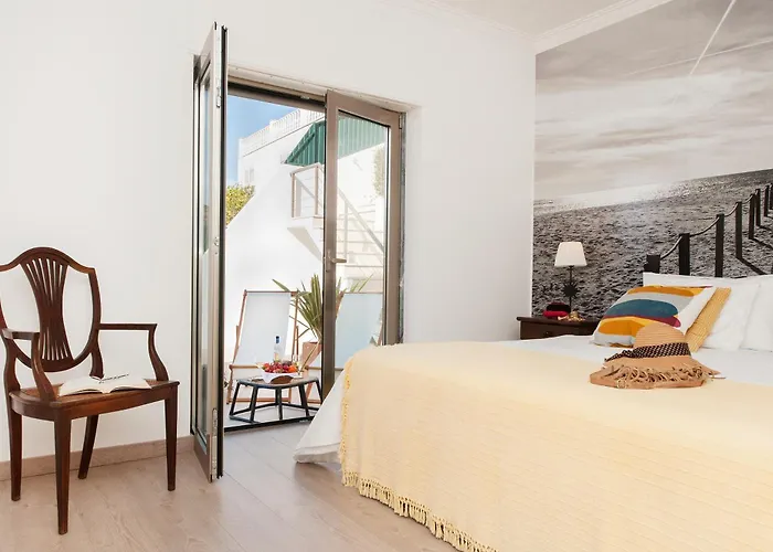 Beachouse - Surf, Bed & Breakfast