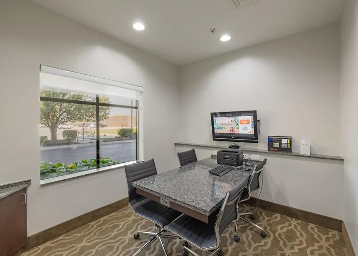 Comfort Suites Perrysburg - Toledo South