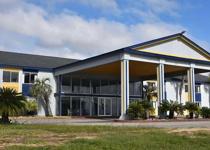 Super 8 By Wyndham Biloxi At The Beach