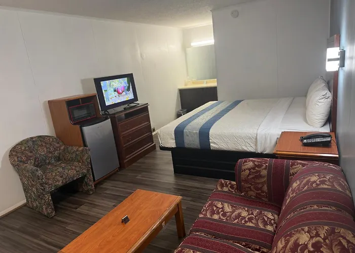 Smith Motel Calhoun