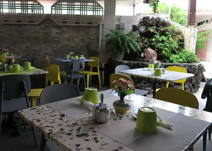 Central Hotel Saint-Denis
