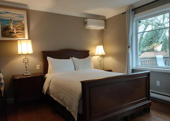 White Rock Hotels