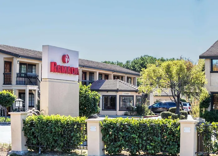 Ramada By Wyndham Mountain View Hotel