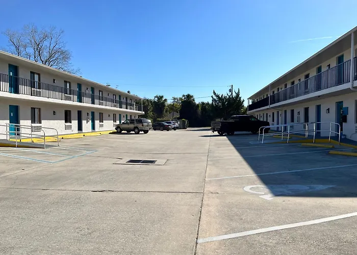 All-Suite Motel Edgewater 