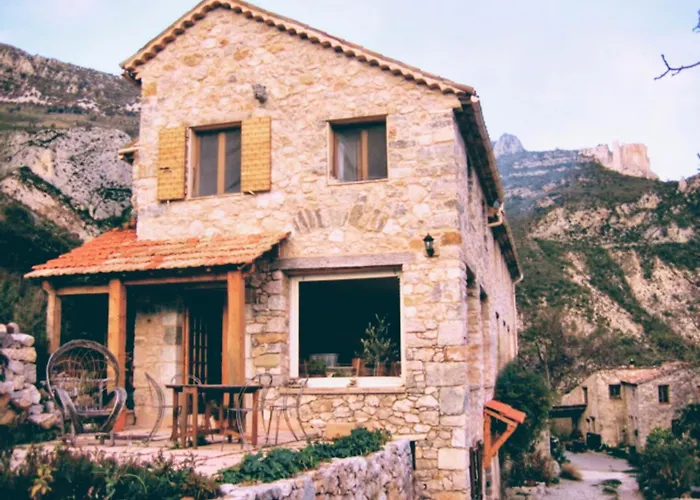 Chambres d'Hotes - Queen bed, Gorges du Verdon Castellane