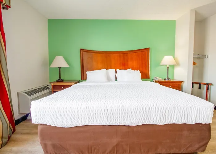 Tulsa Square Hotel Central, I-44 By Oyo