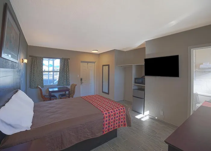 Sunrise Inn By Oyo Titusville Fl