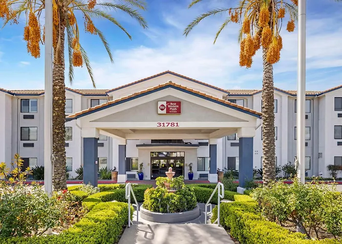 Best Western Plus Lake Elsinore Inn & Suites