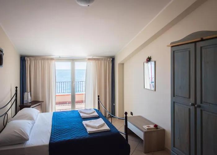B&B La Sirena Santa Teresa Di Riva