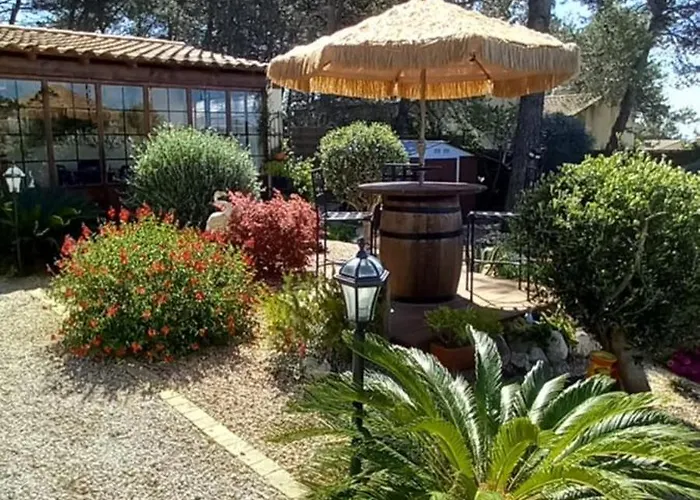 Bed and Breakfast Les Coronilles à Beaucaire 