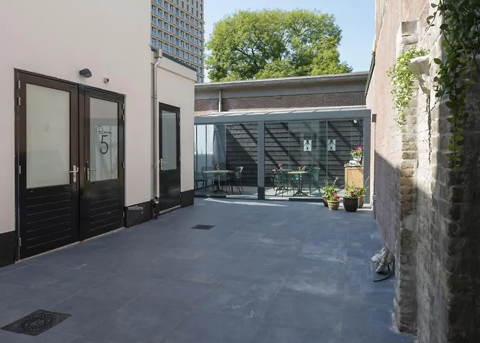 Petite Room With Wifi, Ac, And Shared Kitchen Tilburg