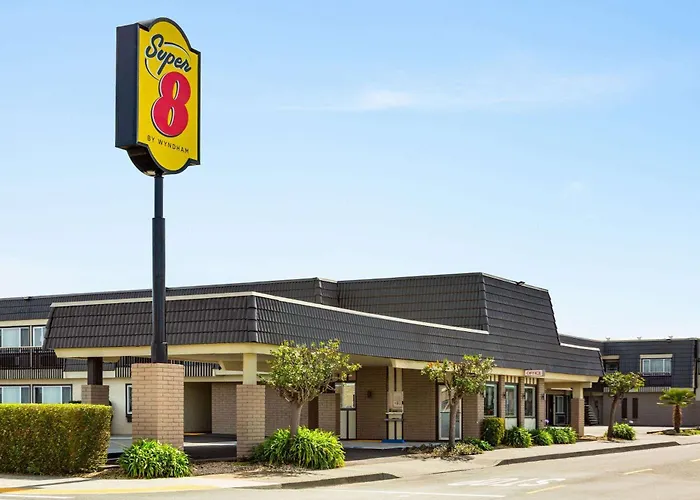 Super 8 By Wyndham Eureka