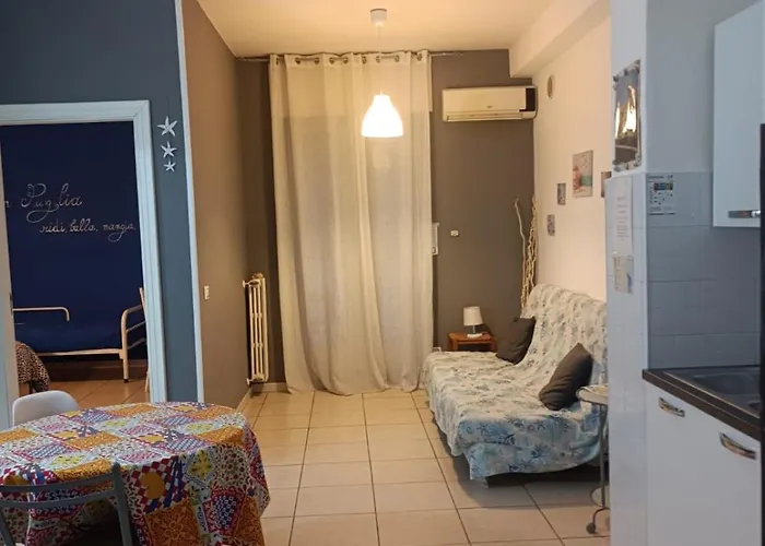 Hotel Travel&Living Trani