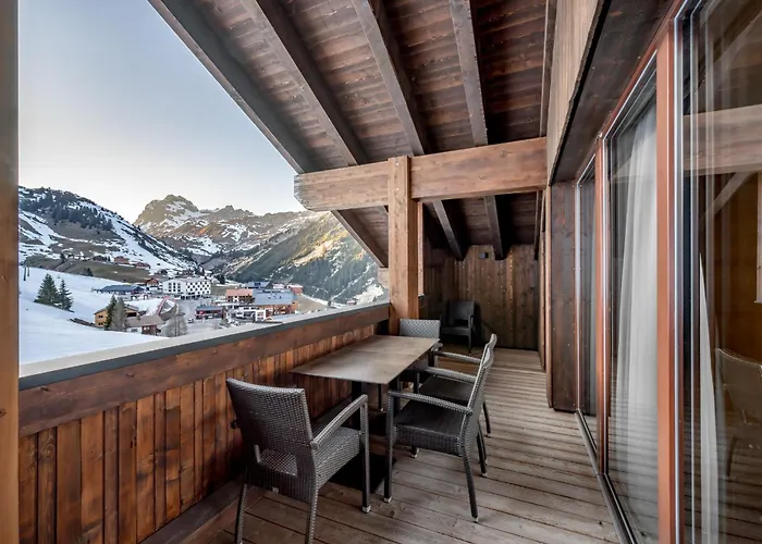 AlpenParks Hotel&Apartment Arlberg Warth mit Pool