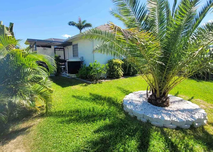 2 Private Cabanas With A Private Pool And Outdoor Kitchen Cape Coral
