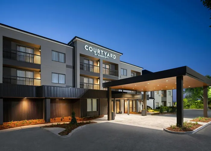 Courtyard By Marriott Valdosta Hotel