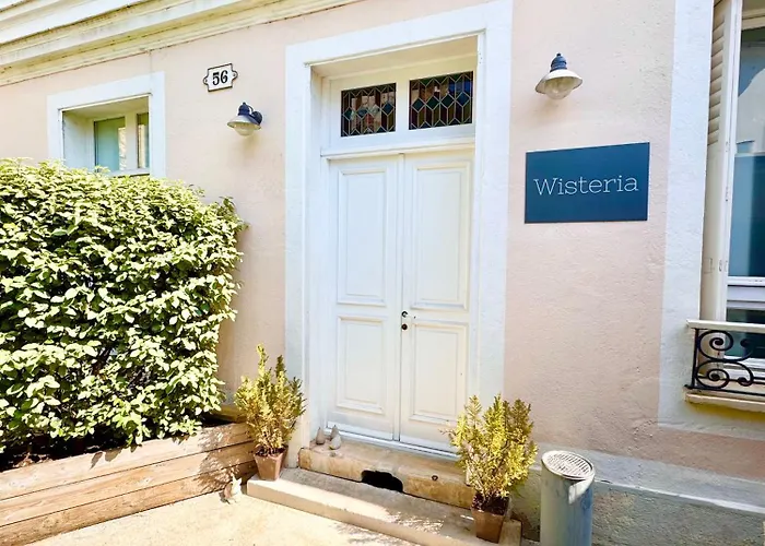 Bed and Breakfast Wisteria à Fontainebleau