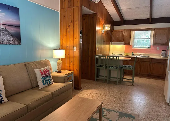 Tropical Marina & Resort On Lake Beresford DeLand