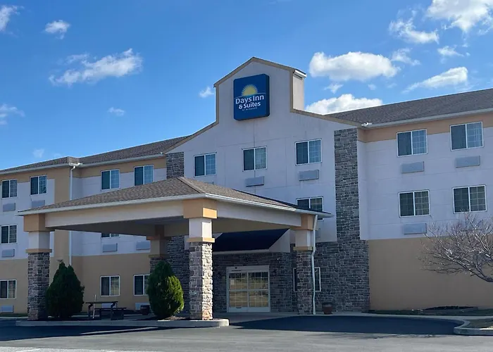 Days Inn & Suites By Wyndham Manheim Lebanon